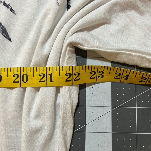 Karen by Karen Kane Cream S Tee – Lightweight Minimalist Botanical Chic - Picture 4 of 9